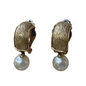 Ciner signed goldtone and cultured pearl dangling clip on earrings 1960s